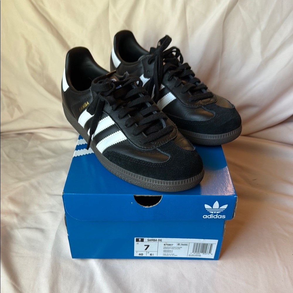 NIB Adidas Samba OH Black & White Sneakers